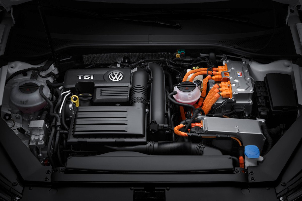 Nuevo Volkswagen Passat GTE: híbrido enchufable y deportivo