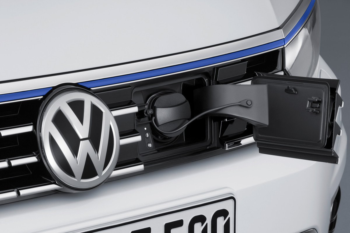 Nuevo Volkswagen Passat GTE: híbrido enchufable y deportivo