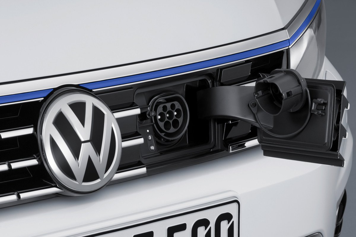 Nuevo Volkswagen Passat GTE: híbrido enchufable y deportivo
