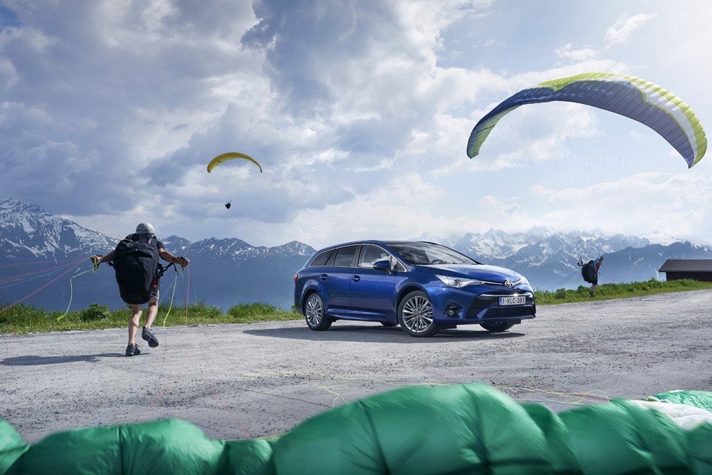 Nuevo Toyota Avensis 2016 con nuevo diseño y motores