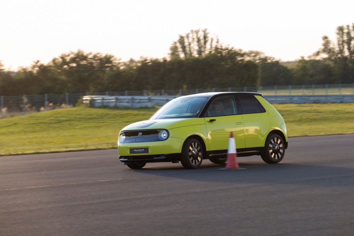 El Honda e promete buenas sensaciones al volante