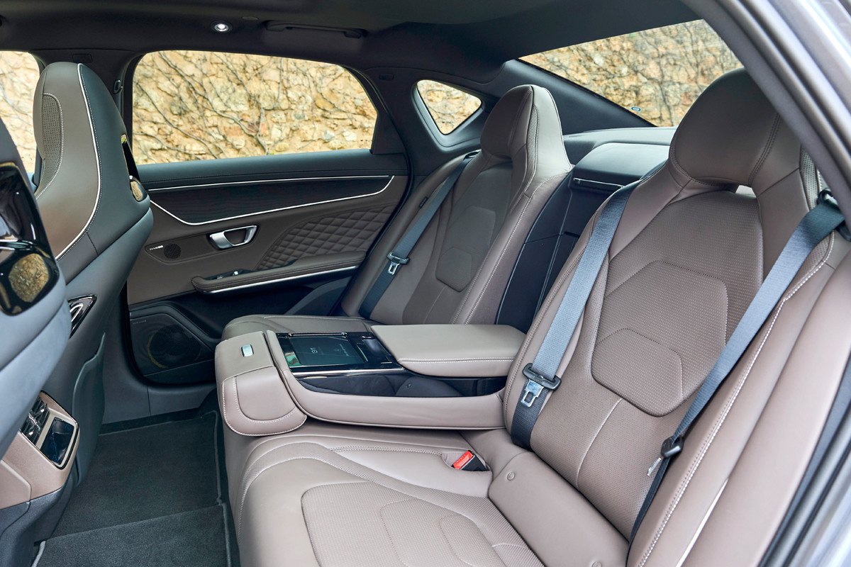 Ya disponibles en España los BYD Tang y Han: todos los detalles de los coches chinos