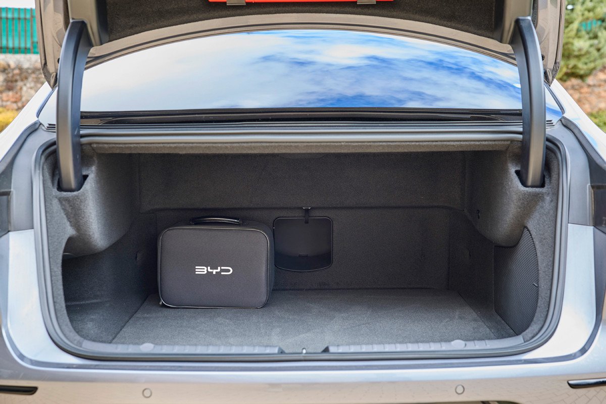 Ya disponibles en España los BYD Tang y Han: todos los detalles de los coches chinos