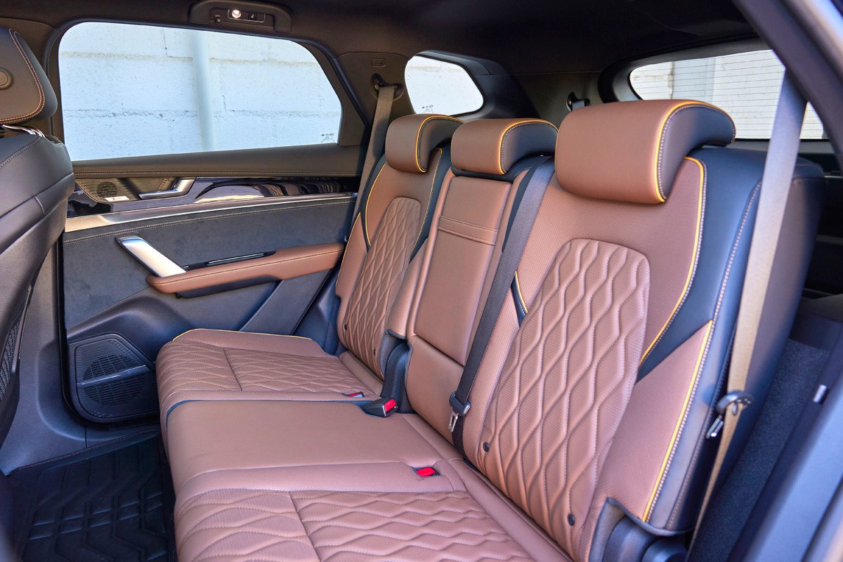 Ya disponibles en España los BYD Tang y Han: todos los detalles de los coches chinos