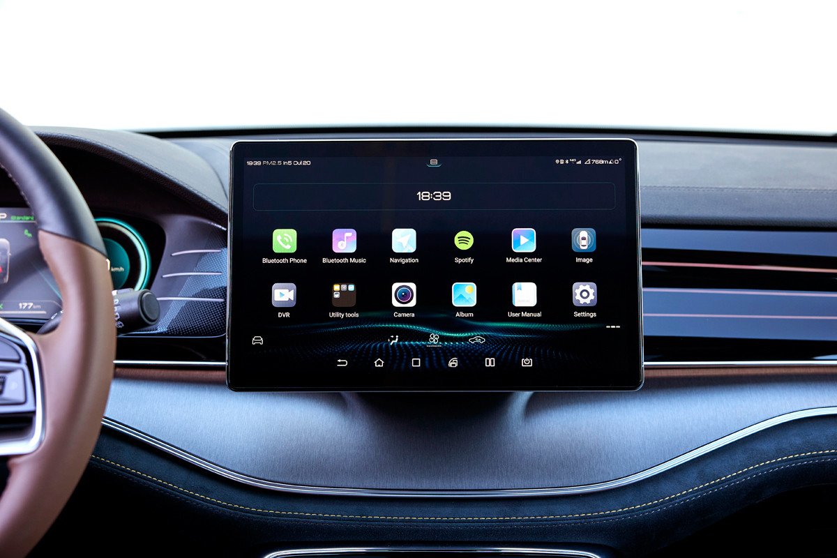 Ya disponibles en España los BYD Tang y Han: todos los detalles de los coches chinos