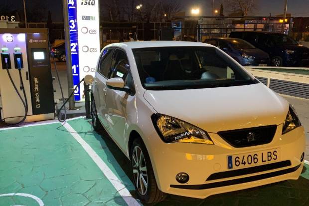 Probamos el cargador de coche eléctrico más caro... ¿Sigue siendo rentable?