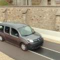 Renault ensaya un sistema de recarga en marcha para coches eléctricos