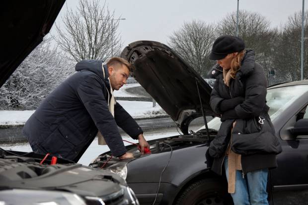 La batería es lo que más se avería en el coche durante el invierno
