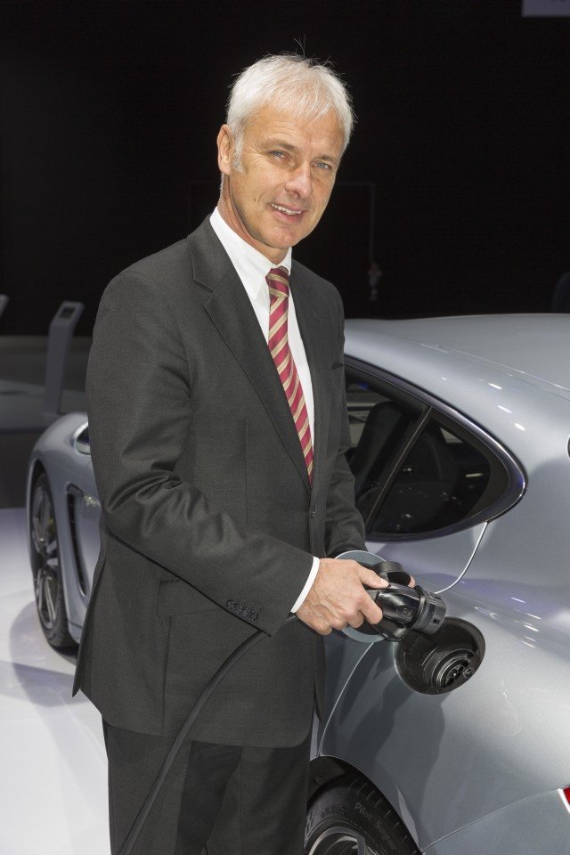 Porsche y su estación universal de carga para el Panamera E-Hybrid