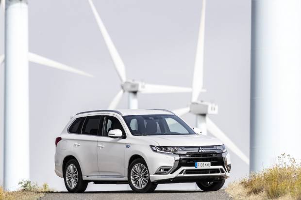 Por qué el Mitsubishi Outlander PHEV es una Compra Sensata