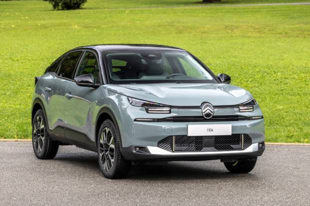 Nuevos Citroën C4 y C4 X 2024: Estrenan nuevo look exterior y se fabrican en España