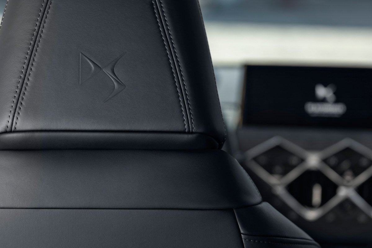 Nuevo DS 3: pequeño cambio de imagen, más tecnología y una versión eléctrica mejorada