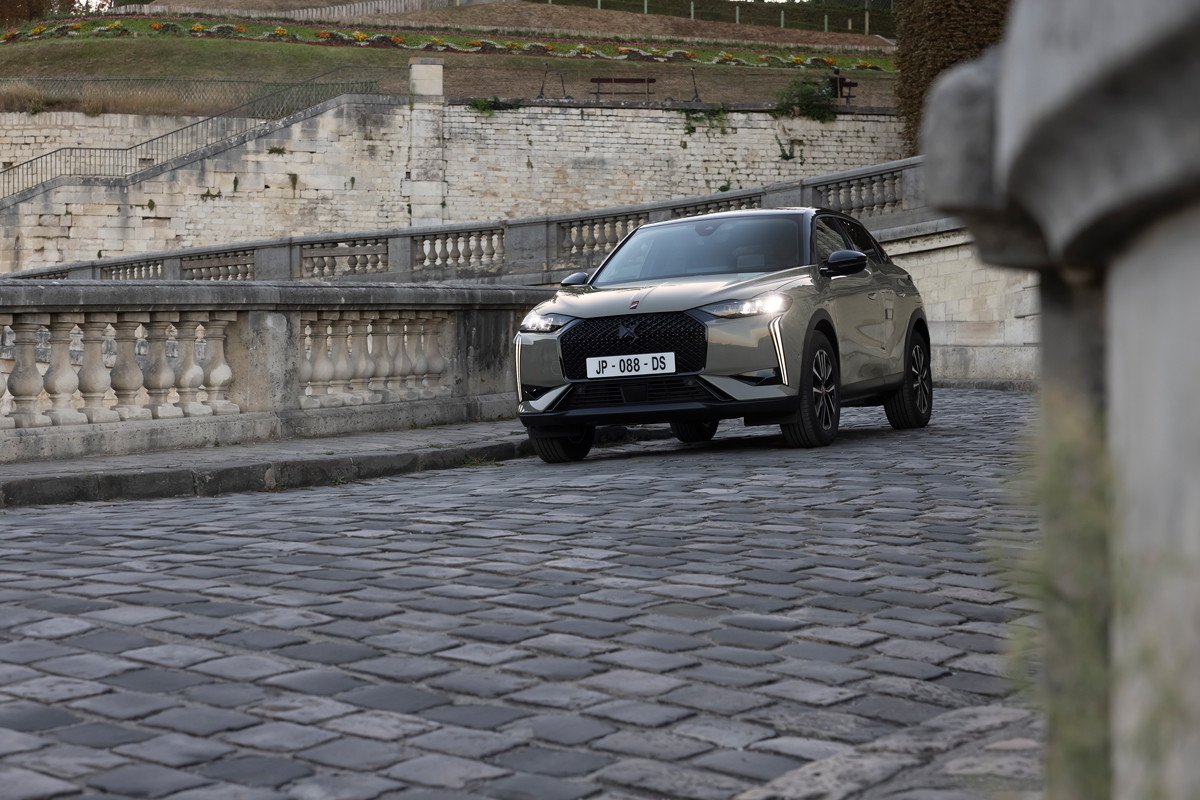Nuevo DS 3: pequeño cambio de imagen, más tecnología y una versión eléctrica mejorada