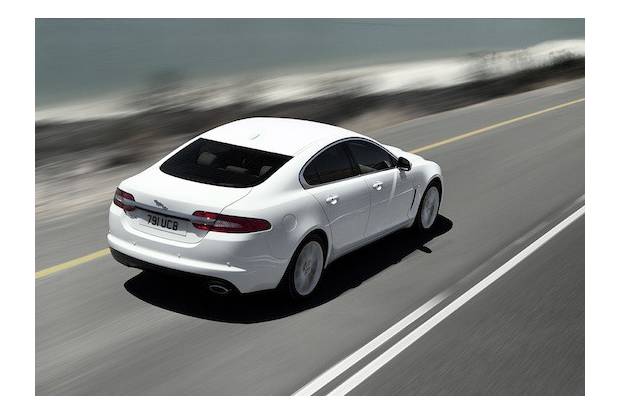 Nuevo Jaguar XF 2.2D y restyling de gama