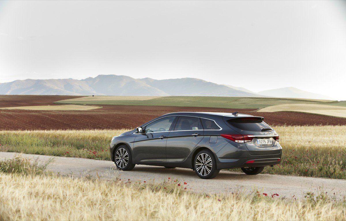 Nuevo Hyundai i40 Sedan y CW 2016: mejorando lo presente