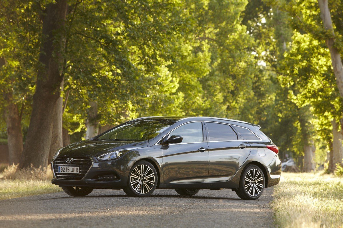 Nuevo Hyundai i40 Sedan y CW 2016: mejorando lo presente