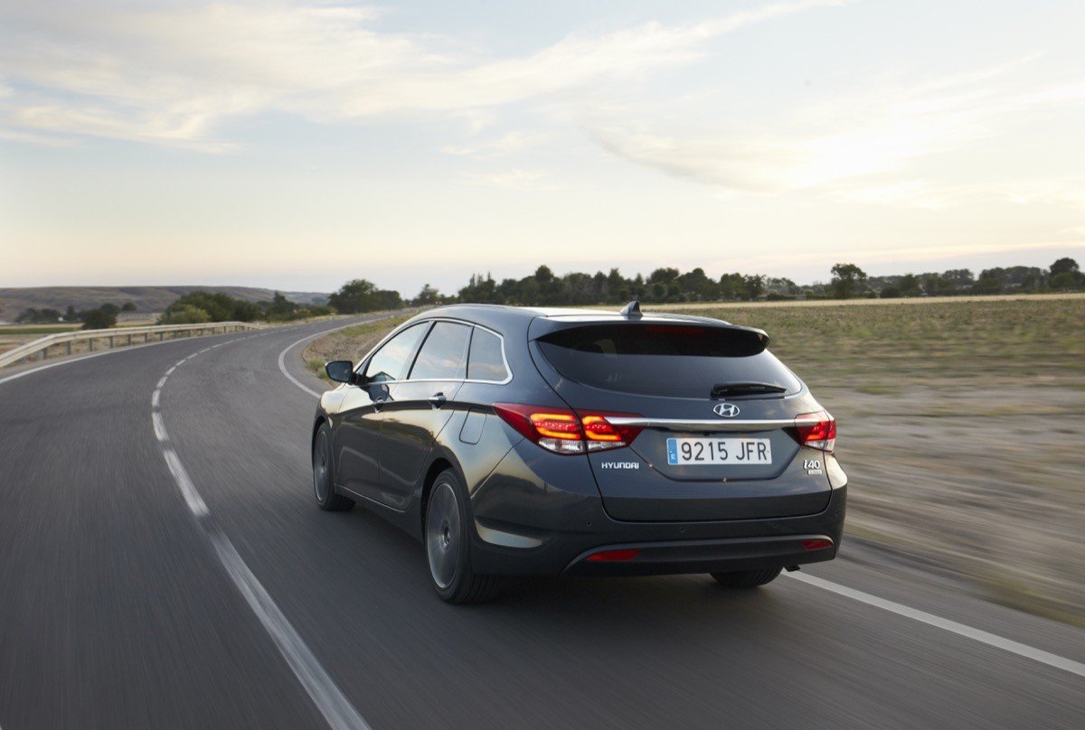 Nuevo Hyundai i40 Sedan y CW 2016: mejorando lo presente