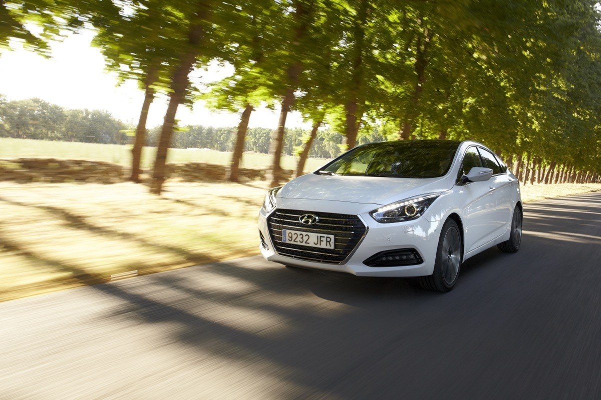 Nuevo Hyundai i40 Sedan y CW 2016: mejorando lo presente