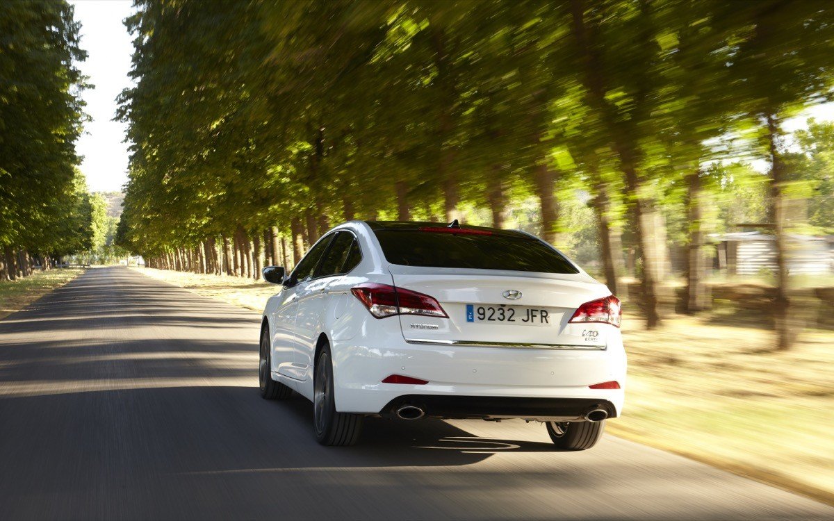 Nuevo Hyundai i40 Sedan y CW 2016: mejorando lo presente