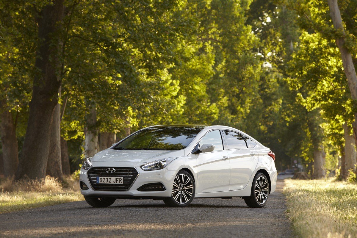 Nuevo Hyundai i40 Sedan y CW 2016: mejorando lo presente