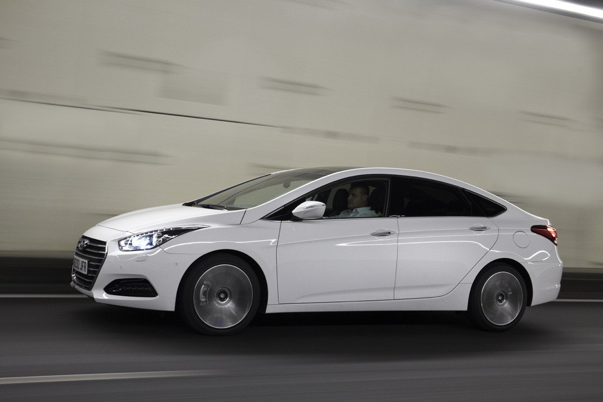 Nuevo Hyundai i40 Sedan y CW 2016: mejorando lo presente