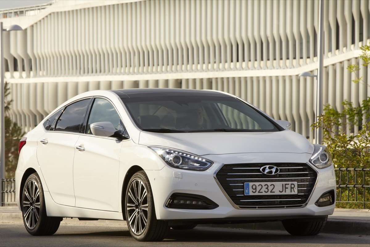 Nuevo Hyundai i40 Sedan y CW 2016: mejorando lo presente