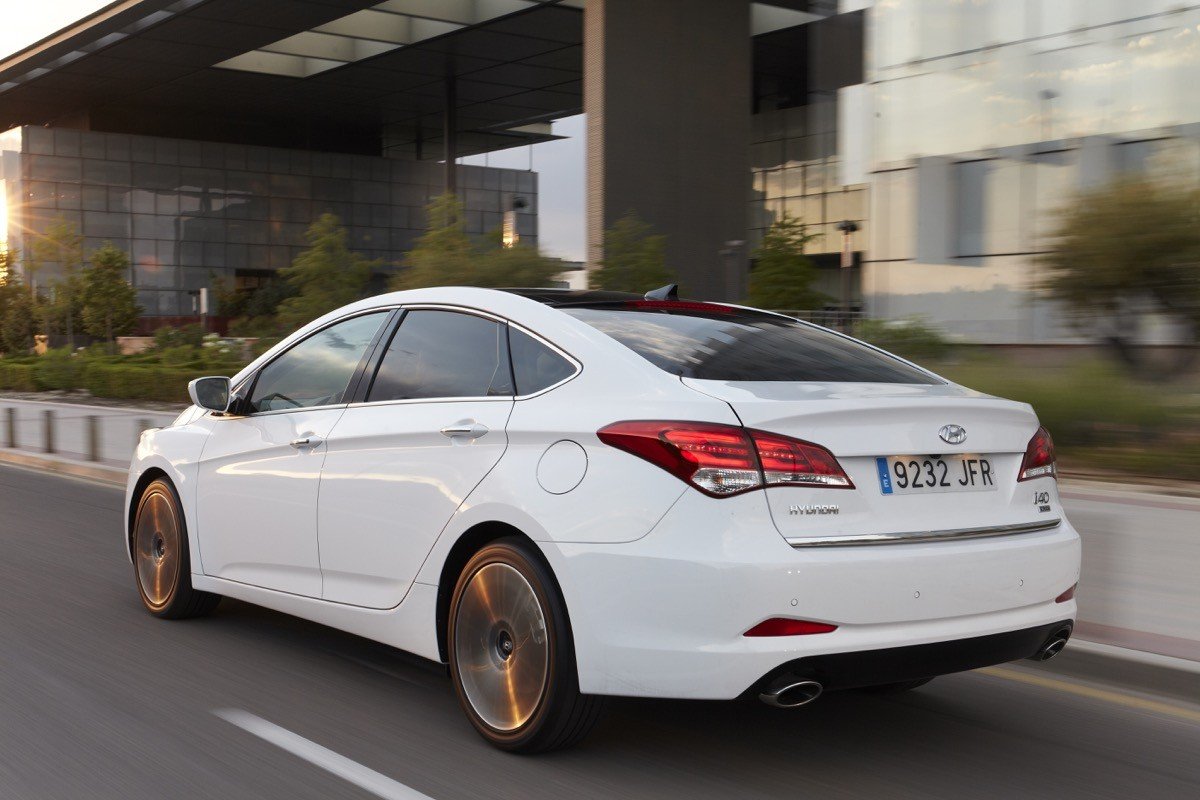 Nuevo Hyundai i40 Sedan y CW 2016: mejorando lo presente