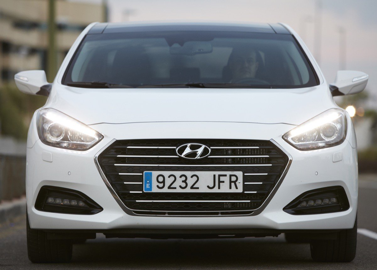 Nuevo Hyundai i40 Sedan y CW 2016: mejorando lo presente