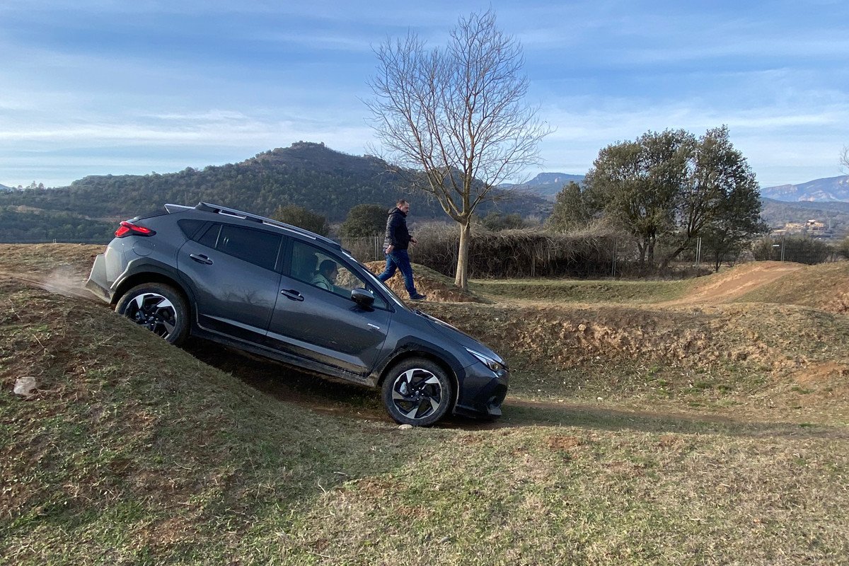 Prueba del Subaru Crosstrek: tracción total, 150CV, desde 220 €/mes y mejor que el XV