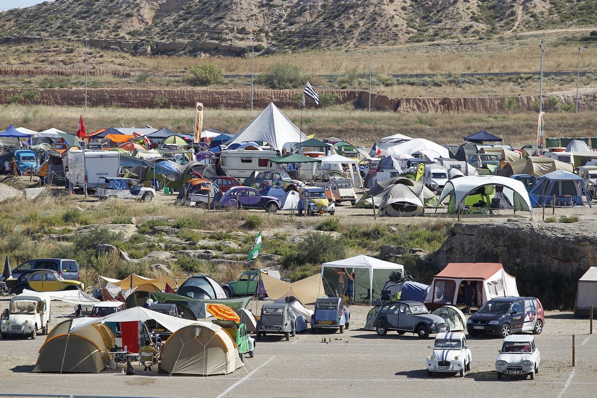 Concentración Mundial Citroën 2CV: récord de participación y asistencia 