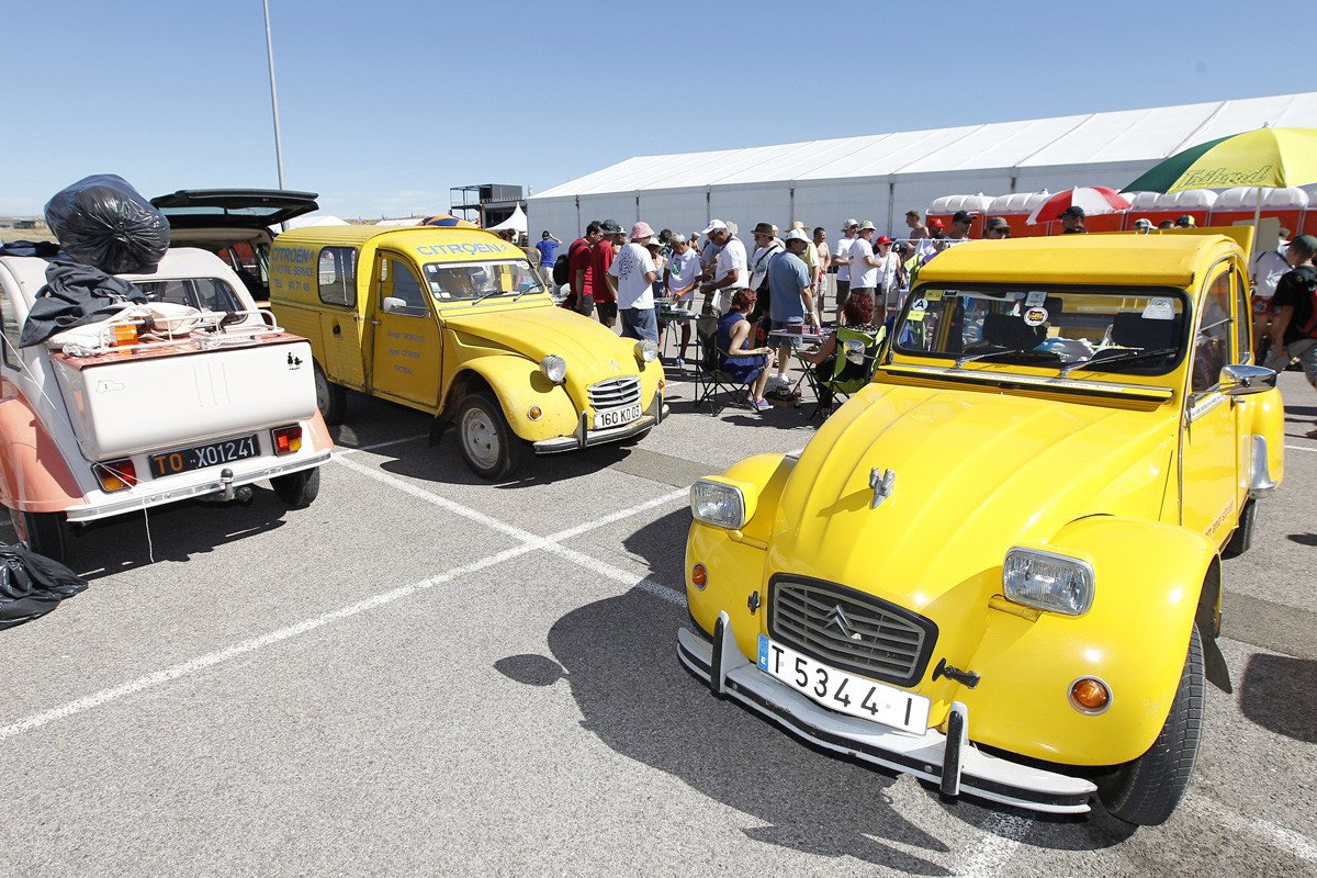 Concentración Mundial Citroën 2CV: récord de participación y asistencia 