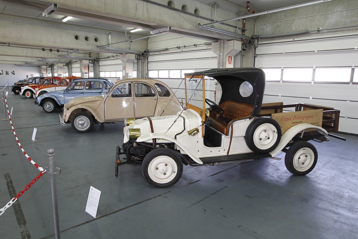 Concentración Mundial Citroën 2CV: récord de participación y asistencia 