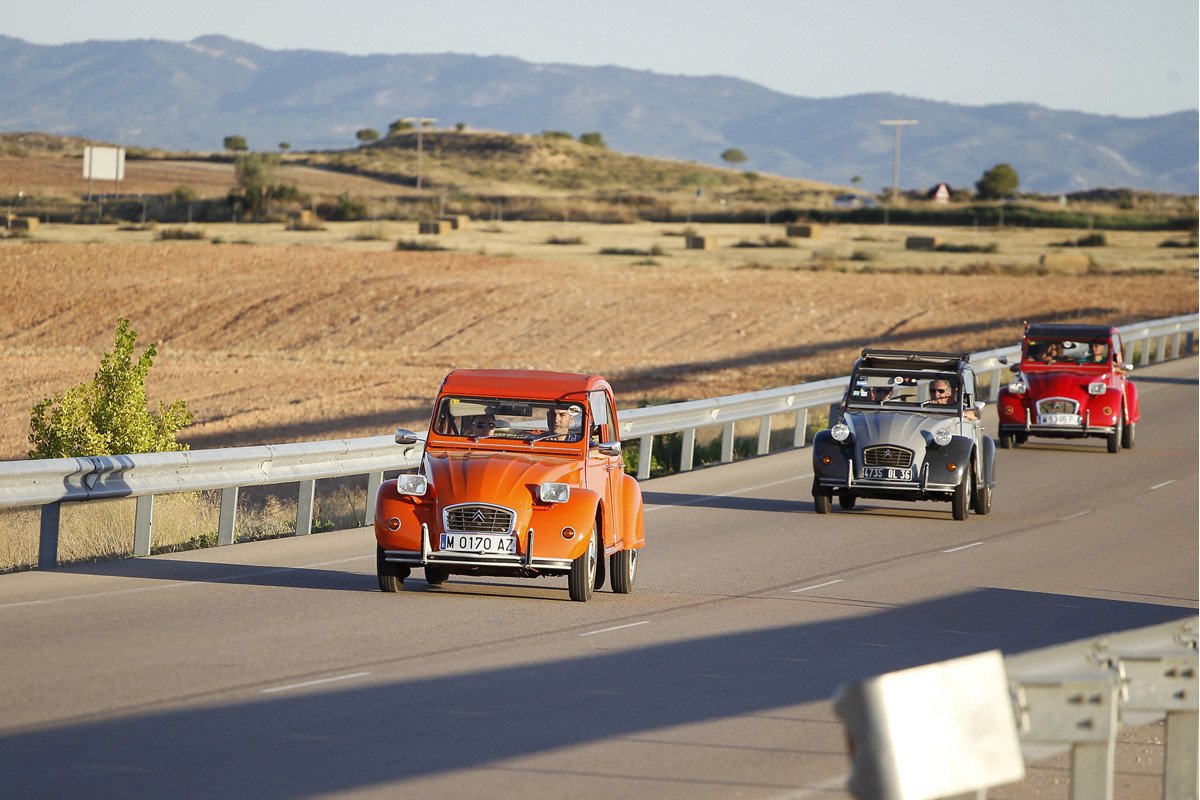 Concentración Mundial Citroën 2CV: récord de participación y asistencia 