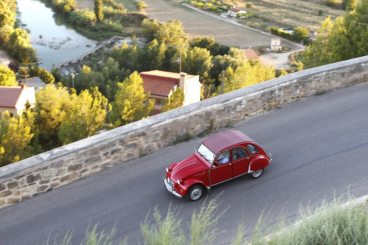 Concentración Mundial Citroën 2CV: récord de participación y asistencia 