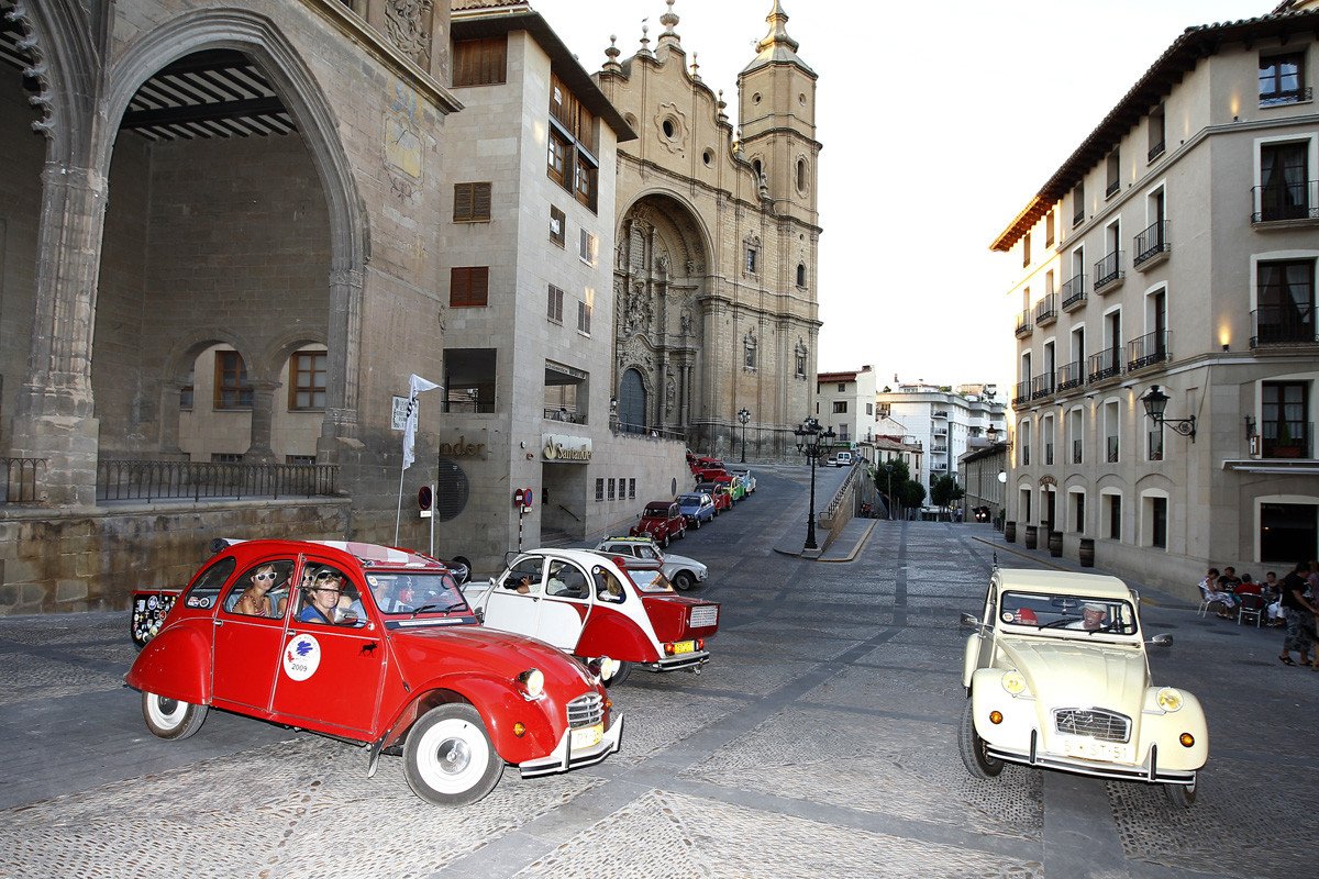 Concentración Mundial Citroën 2CV: récord de participación y asistencia 