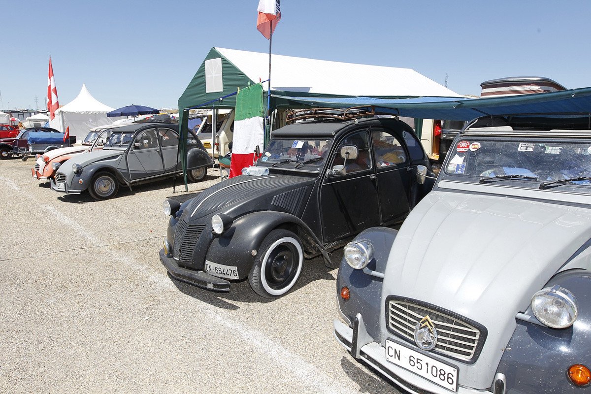 Concentración Mundial Citroën 2CV: récord de participación y asistencia 