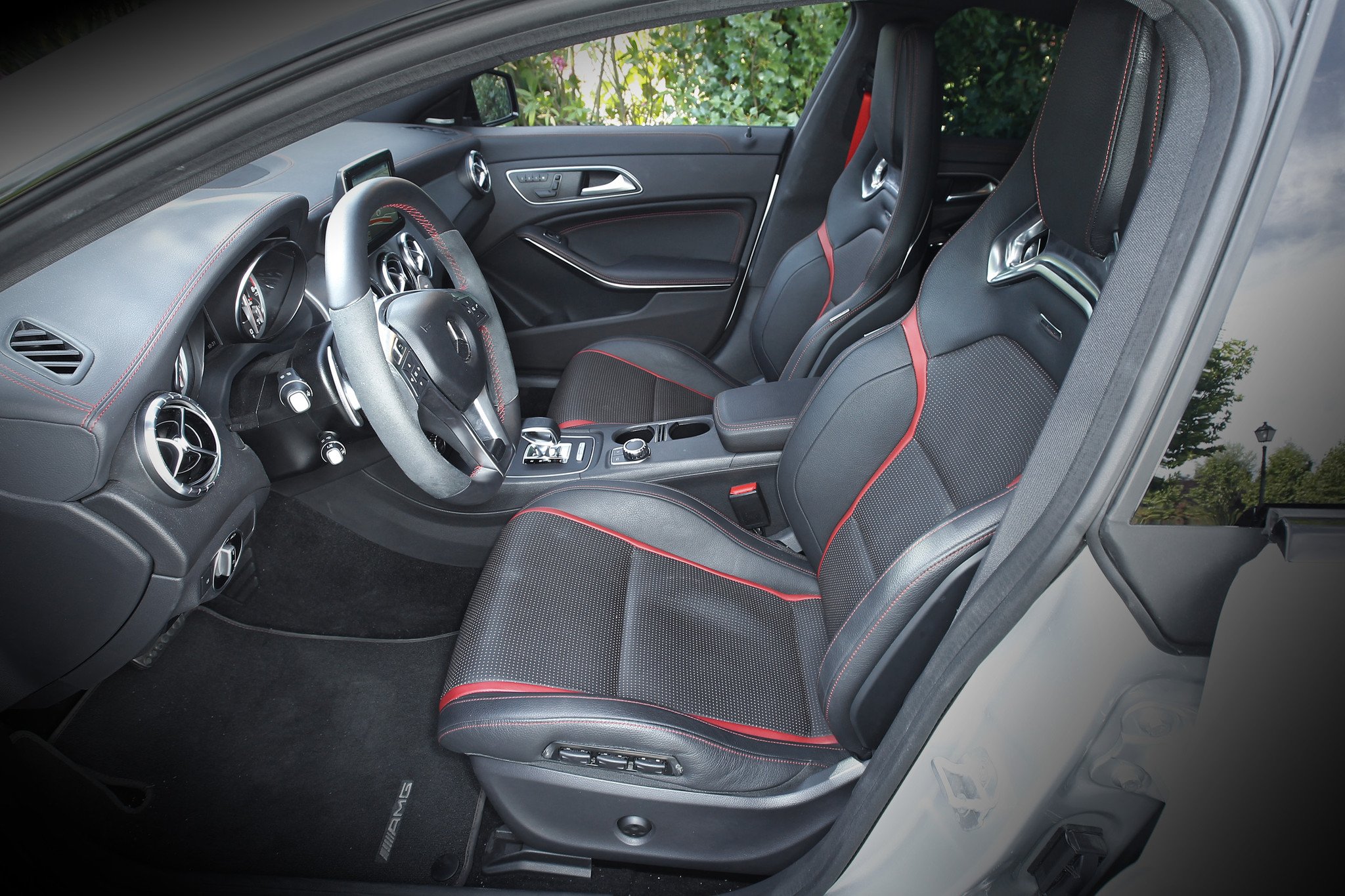Mercedes CLA 45 AMG, Audi Q3 RS y Porsche Cayenne GTS: probamos los mejores deportivos 