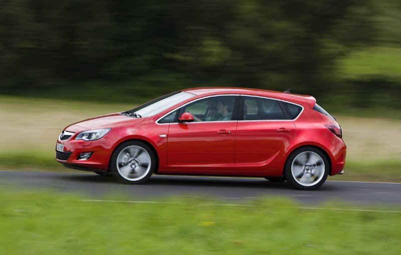 El nuevo Astra planta cara al Golf