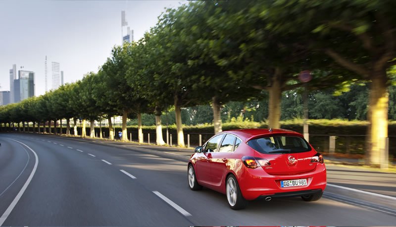 El nuevo Astra planta cara al Golf
