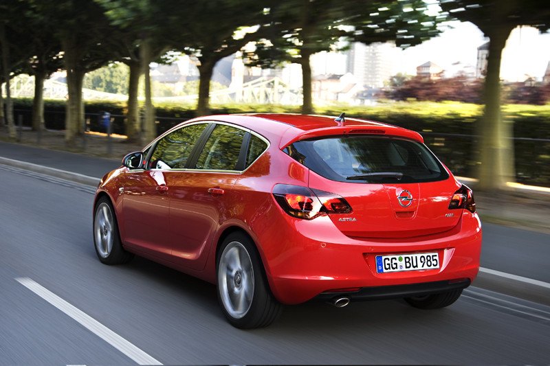 El nuevo Astra planta cara al Golf