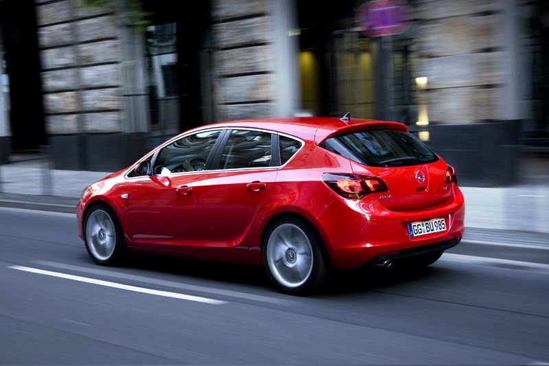 El nuevo Astra planta cara al Golf