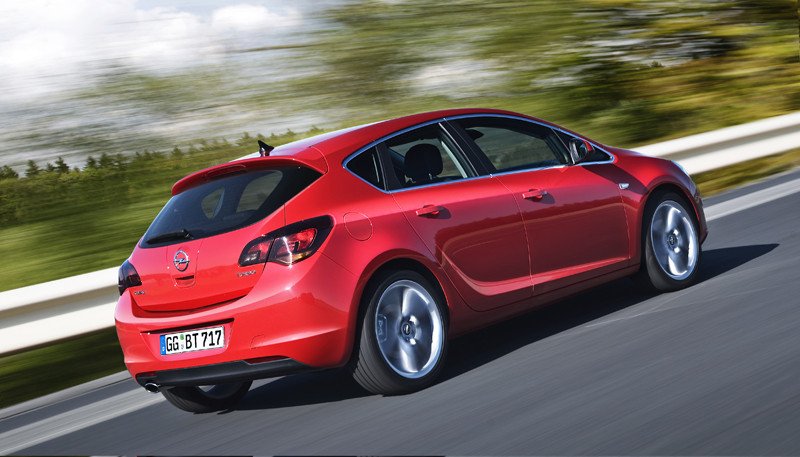 El nuevo Astra planta cara al Golf