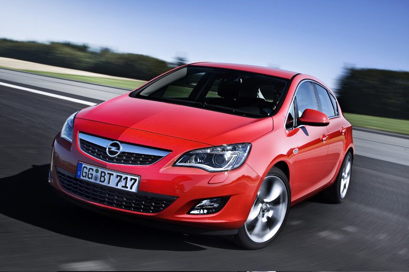 El nuevo Astra planta cara al Golf