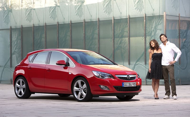 El nuevo Astra planta cara al Golf