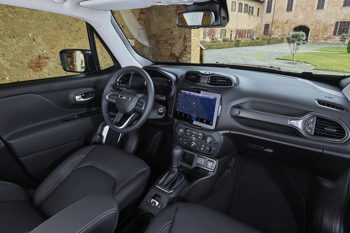 Jeep Renegade y Compass: renovación de versiones con hibridación ligera y ECO