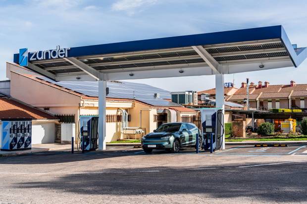 Grupo Invicta y Zunder firman un acuerdo para impulsar la movilidad eléctrica
