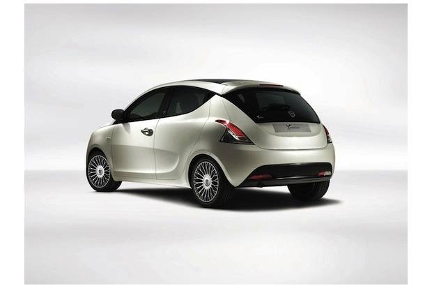 Lancia en el Salón de Ginebra: nuevos Ypsilon y Thema