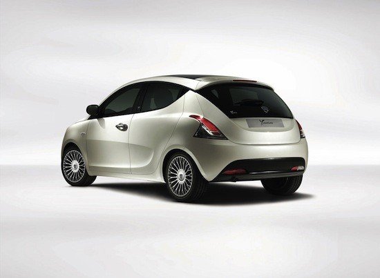 Lancia en el Salón de Ginebra: nuevos Ypsilon y Thema