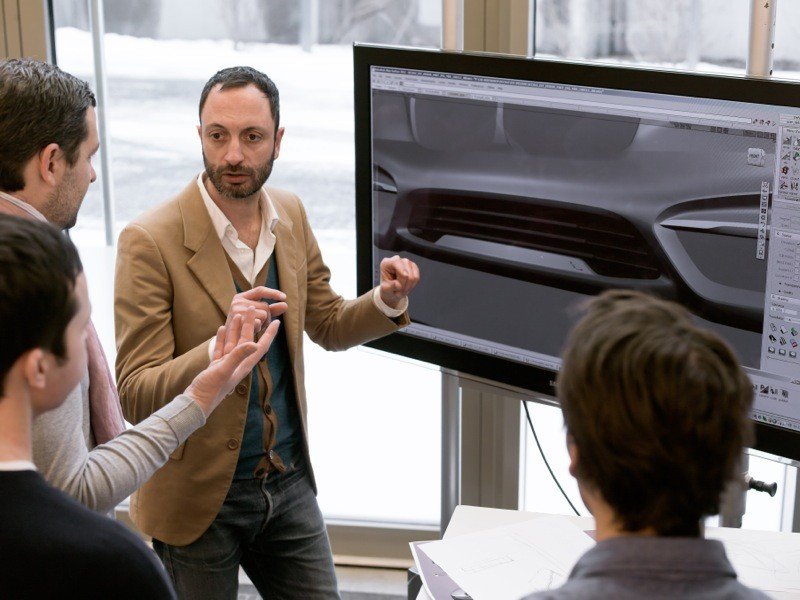 BMW presenta un coche híbrido enchufable