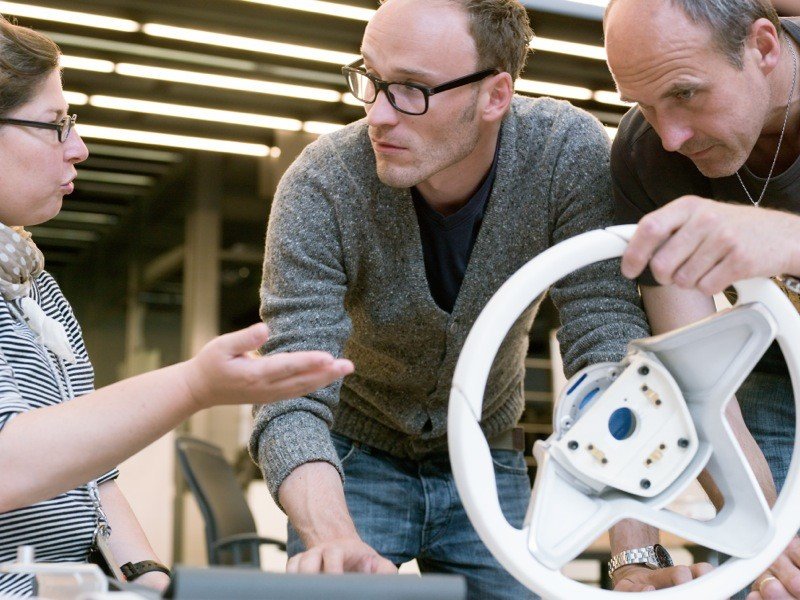 BMW presenta un coche híbrido enchufable